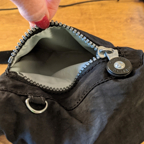 Kipling black shoulder bag EUC - Picture 11 of 12